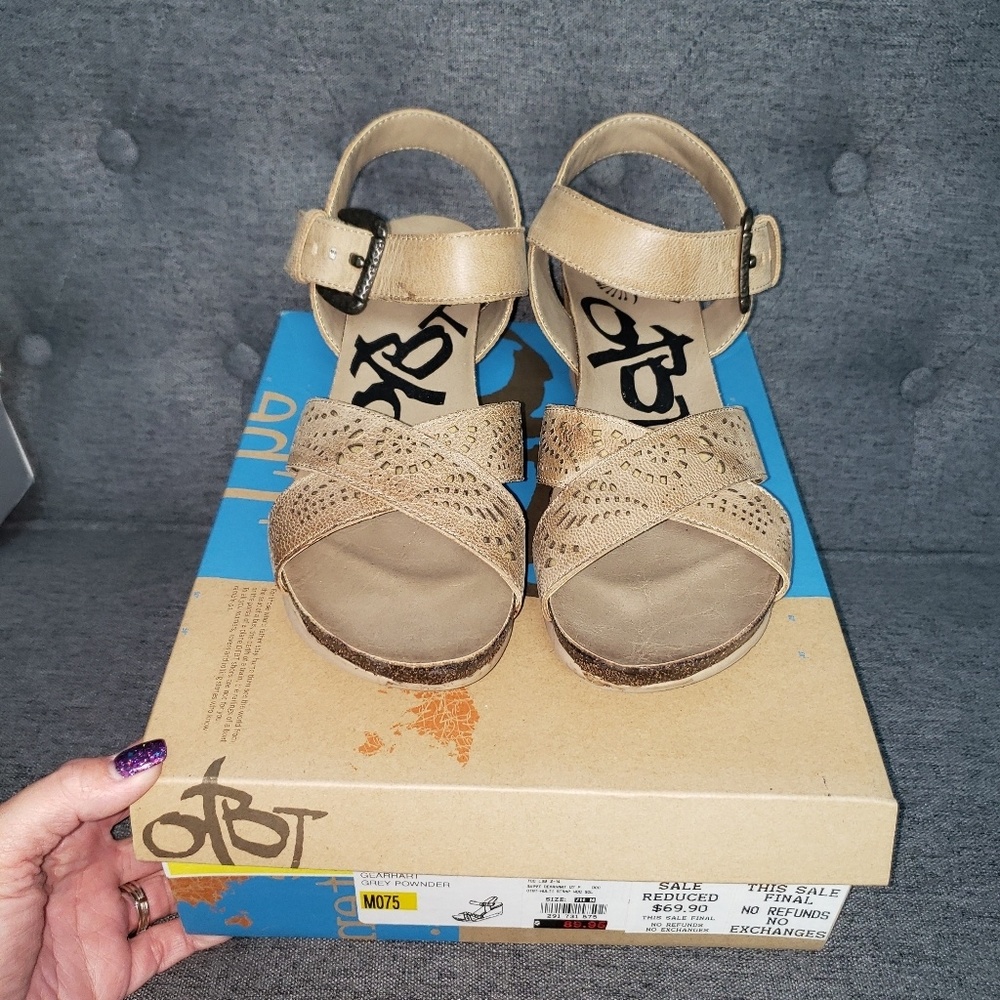 OtBT wedge sandal Brand New